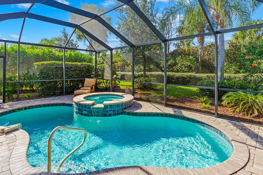 For Sale: $500,000 (3 beds, 3 baths, 2220 Square Feet)