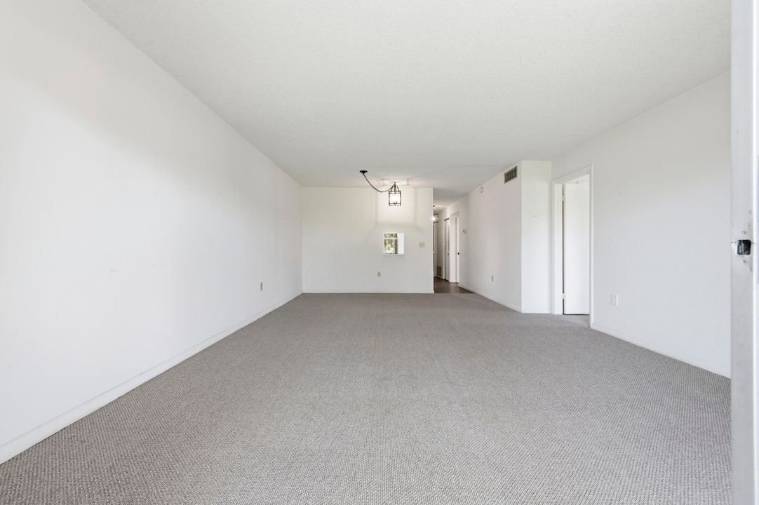 На продажу: $299,000 (2 спален, 2 ванн, 1000 Квадратных фут)