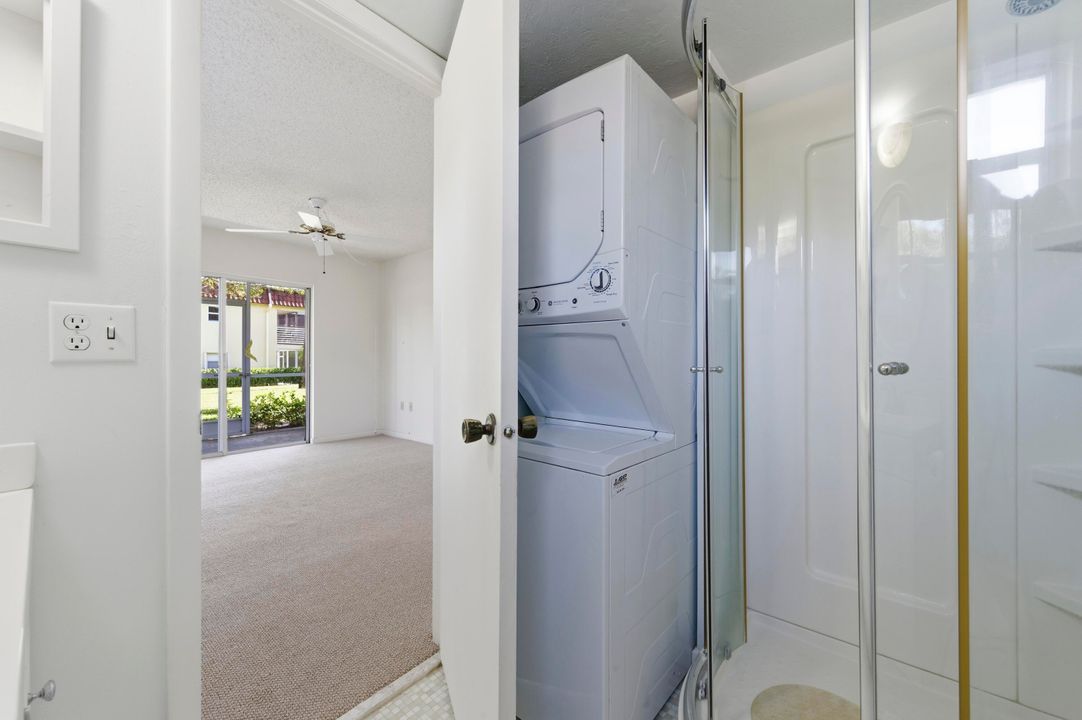 На продажу: $299,000 (2 спален, 2 ванн, 1000 Квадратных фут)