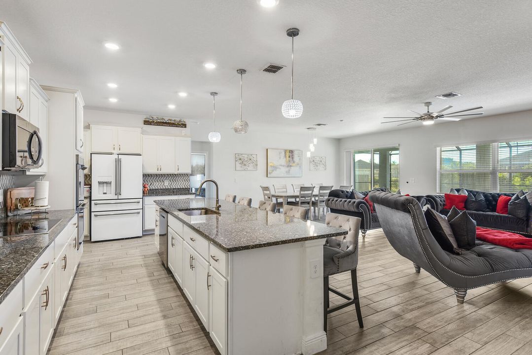 待售: $675,000 (4 贝兹, 3 浴室, 3280 平方英尺)