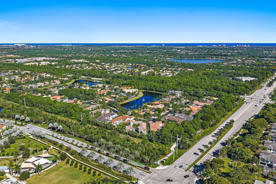 For Sale: $2,795,000 (6 beds, 7 baths, 6541 Square Feet)