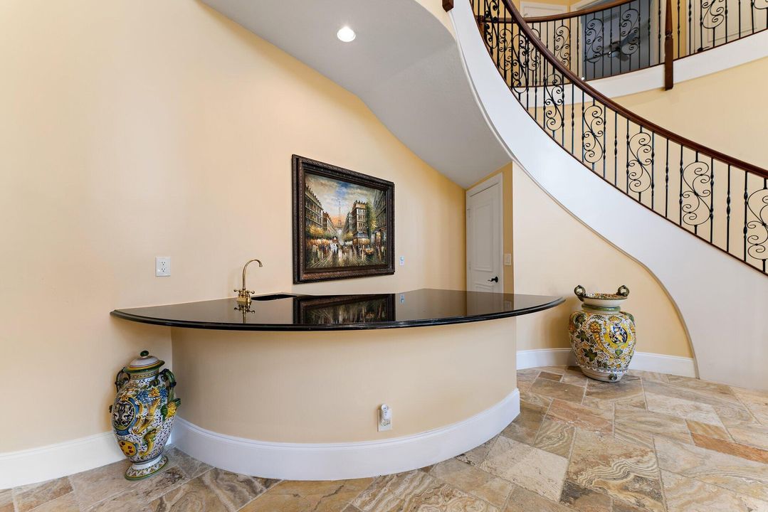 For Sale: $2,795,000 (6 beds, 7 baths, 6541 Square Feet)