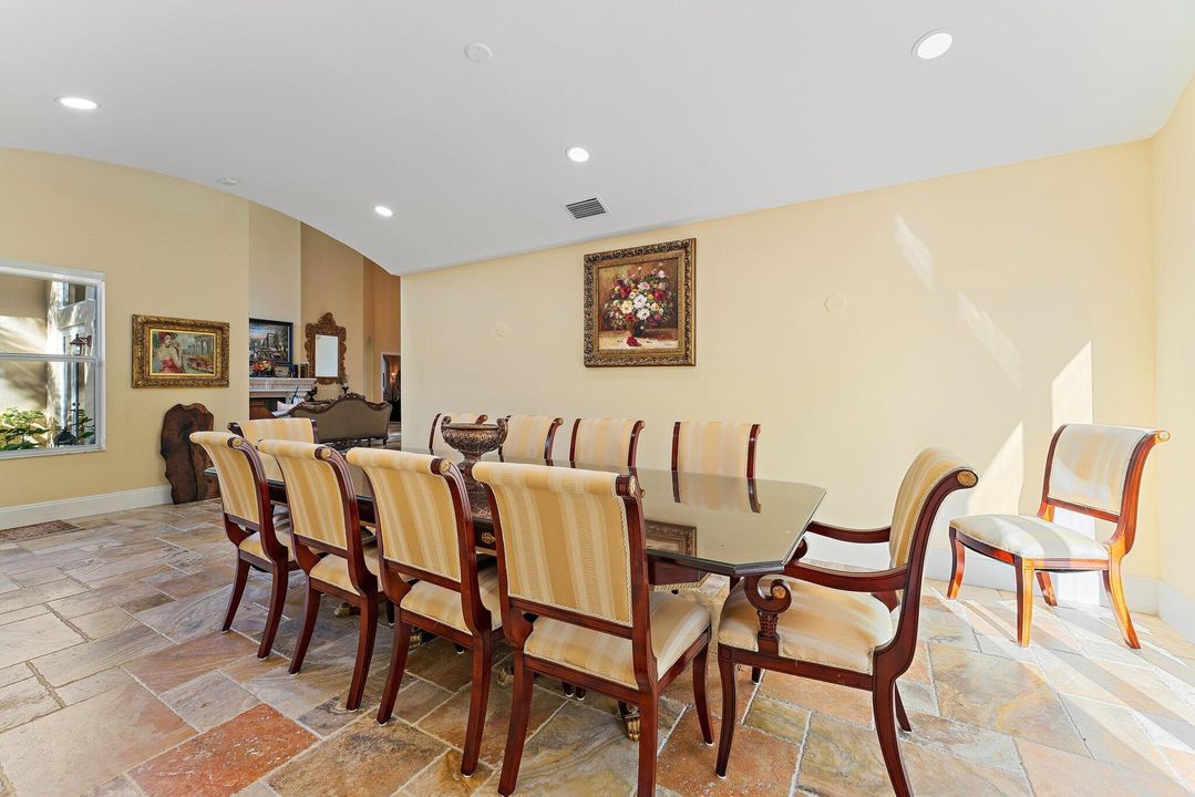 For Sale: $2,795,000 (6 beds, 7 baths, 6541 Square Feet)