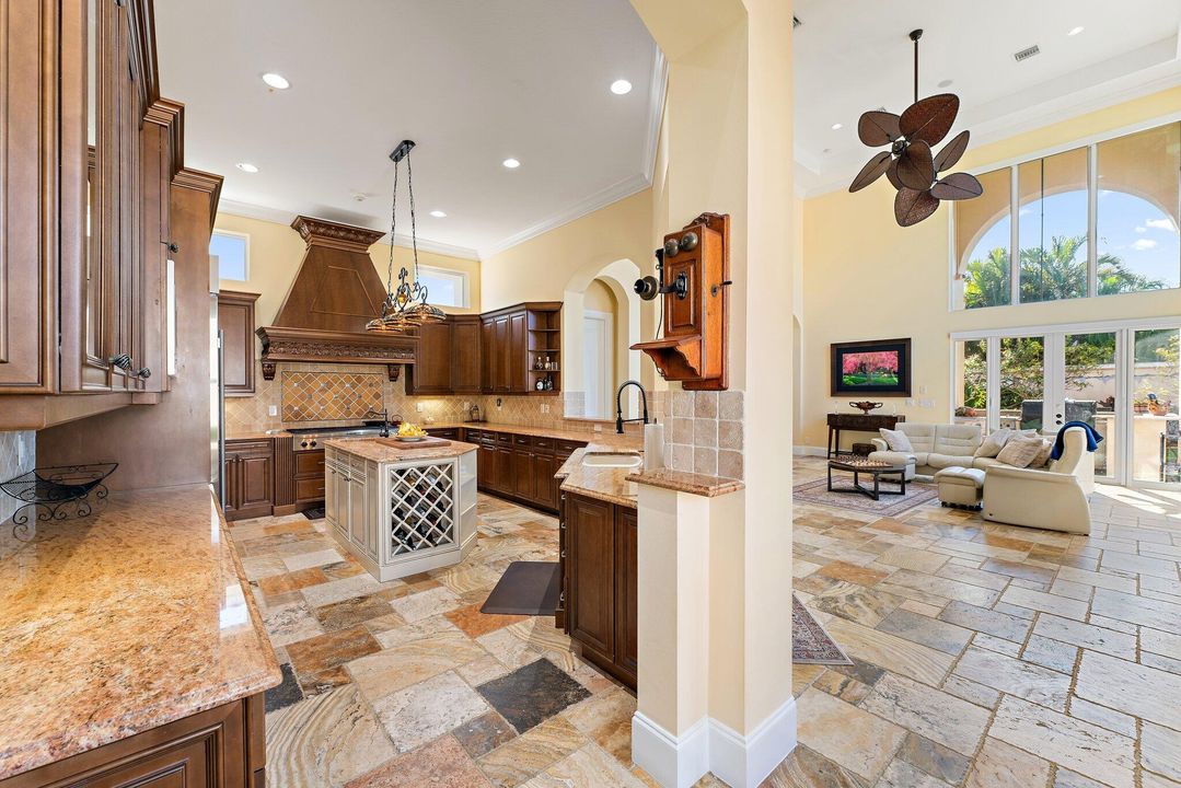 For Sale: $2,795,000 (6 beds, 7 baths, 6541 Square Feet)