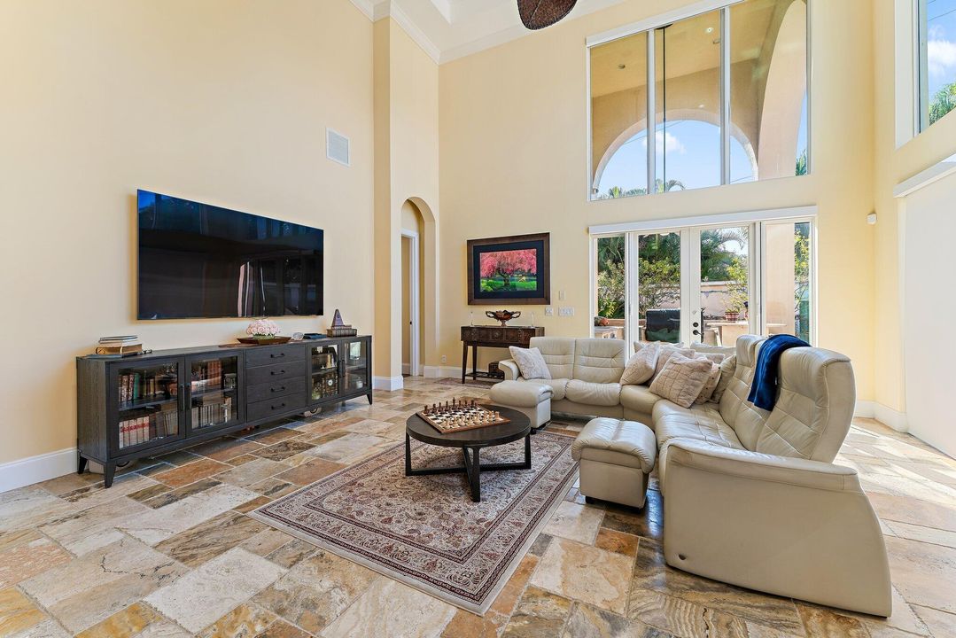 For Sale: $2,795,000 (6 beds, 7 baths, 6541 Square Feet)