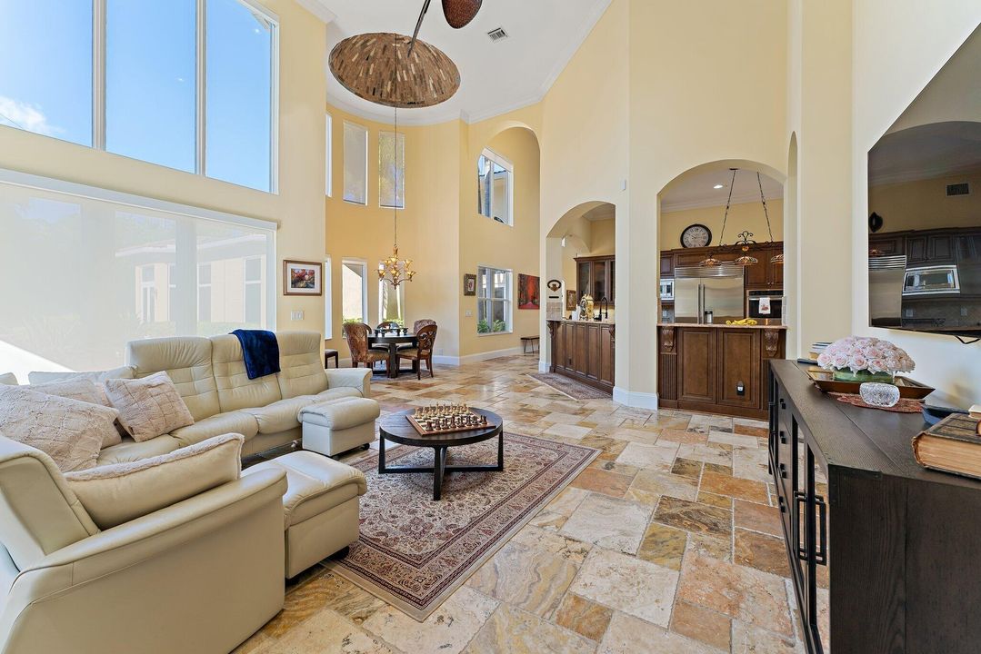 For Sale: $2,795,000 (6 beds, 7 baths, 6541 Square Feet)