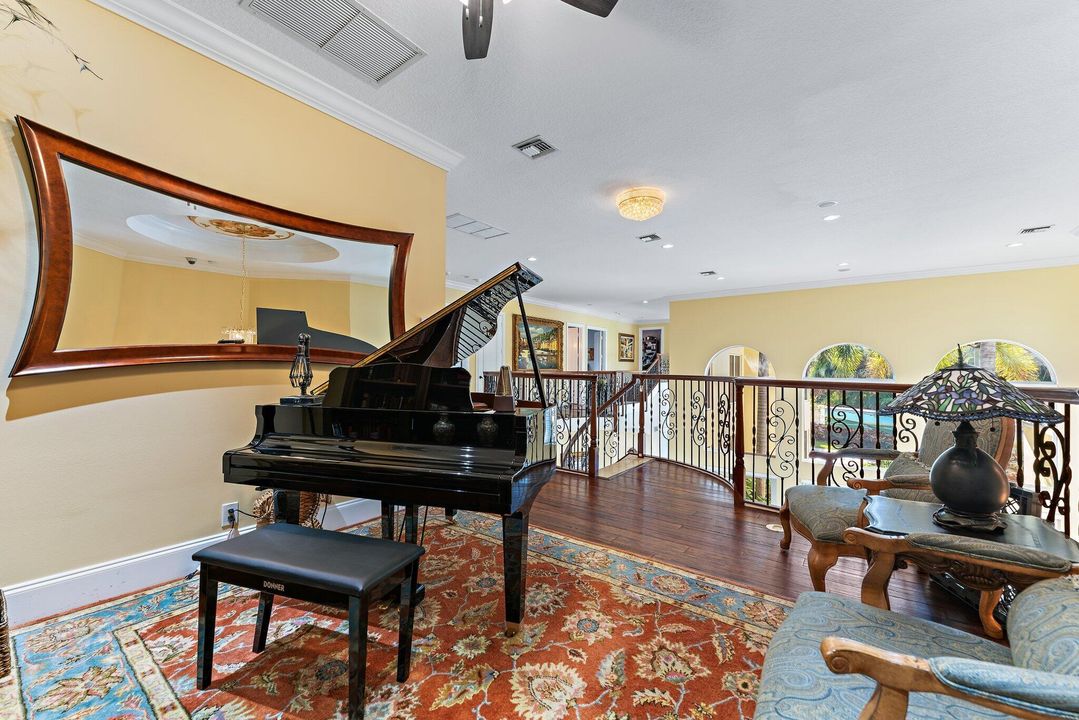 For Sale: $2,795,000 (6 beds, 7 baths, 6541 Square Feet)