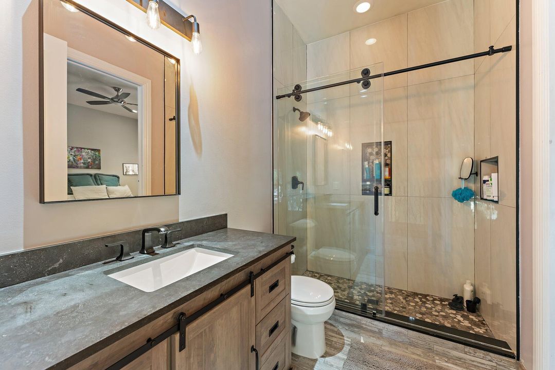 For Sale: $2,795,000 (6 beds, 7 baths, 6541 Square Feet)