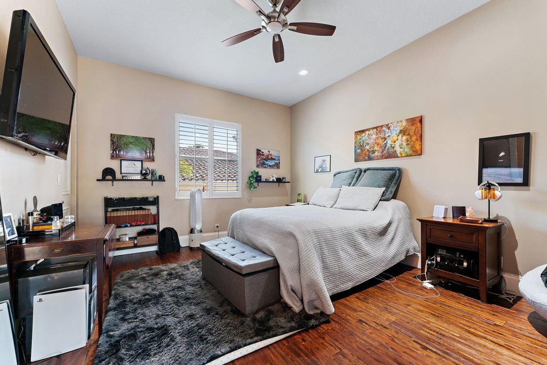 For Sale: $2,795,000 (6 beds, 7 baths, 6541 Square Feet)