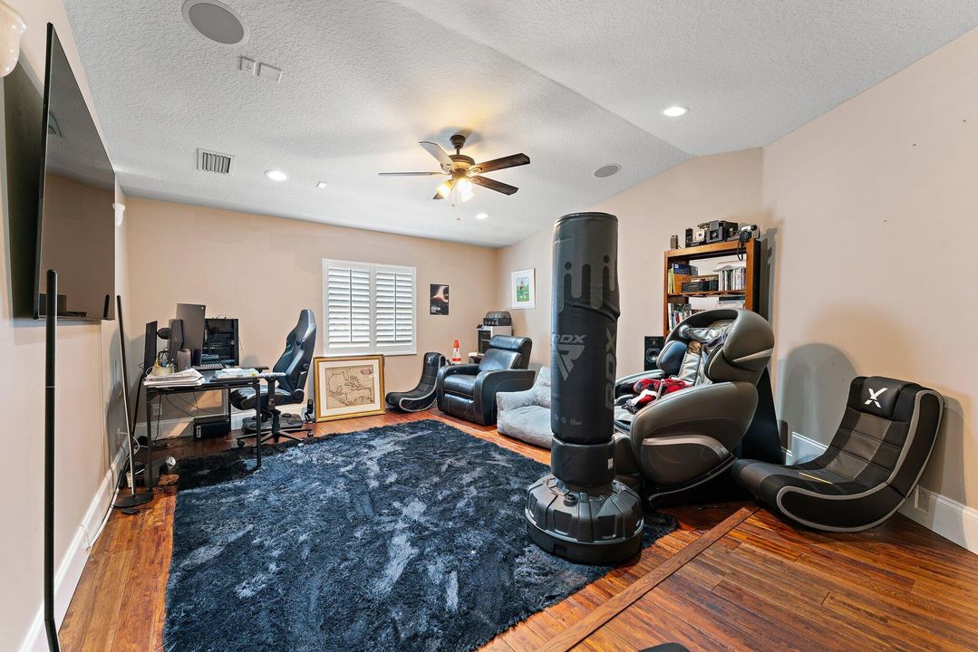 For Sale: $2,795,000 (6 beds, 7 baths, 6541 Square Feet)