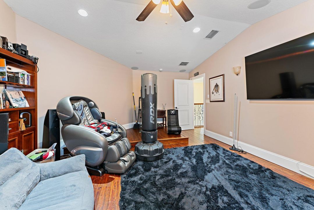 For Sale: $2,795,000 (6 beds, 7 baths, 6541 Square Feet)