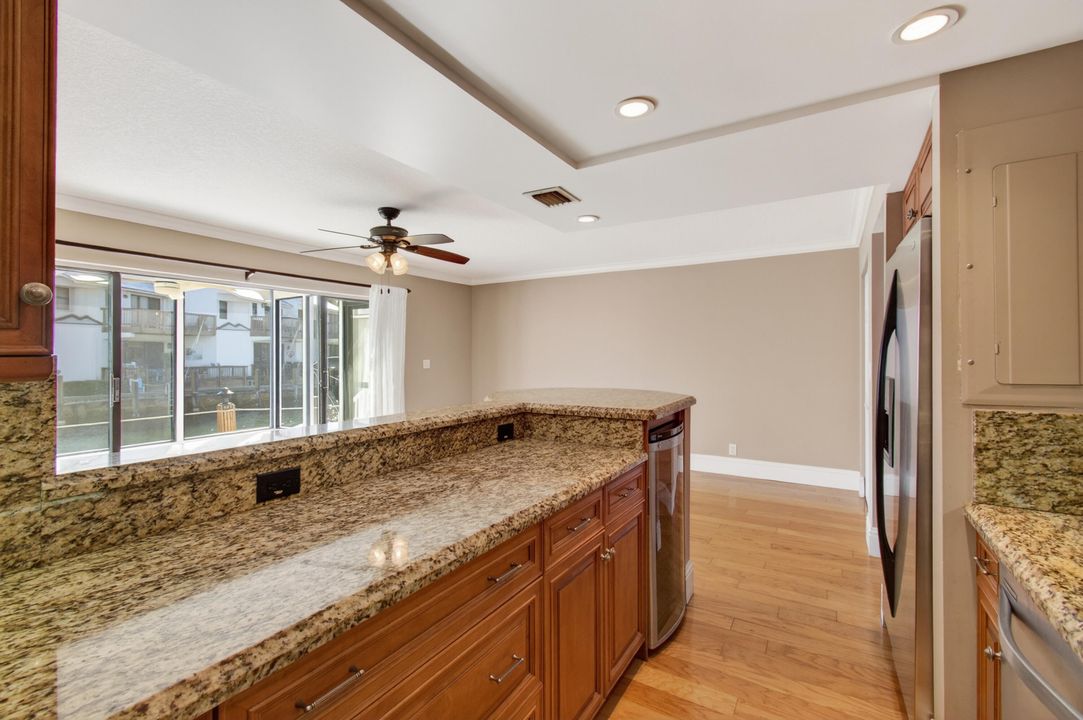 For Sale: $925,000 (3 beds, 2 baths, 1562 Square Feet)