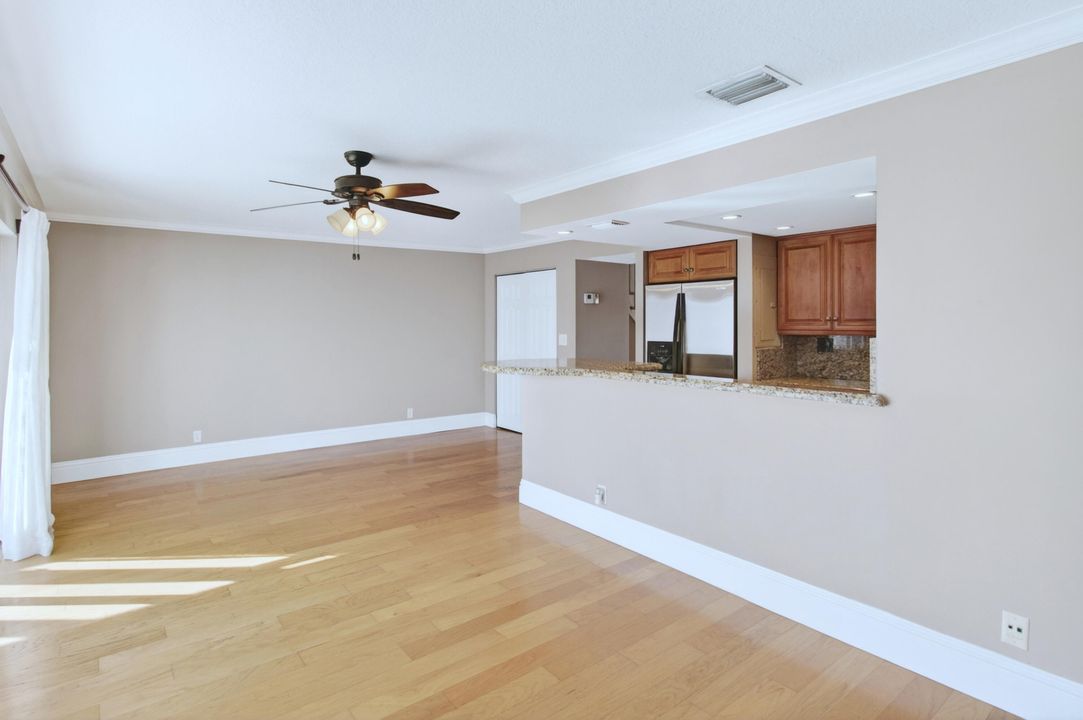 For Sale: $925,000 (3 beds, 2 baths, 1562 Square Feet)