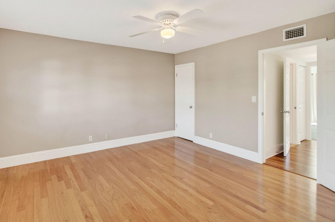 For Sale: $925,000 (3 beds, 2 baths, 1562 Square Feet)