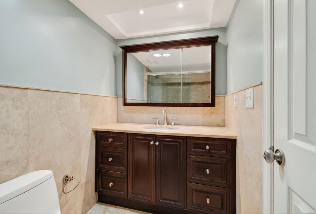 For Sale: $925,000 (3 beds, 2 baths, 1562 Square Feet)