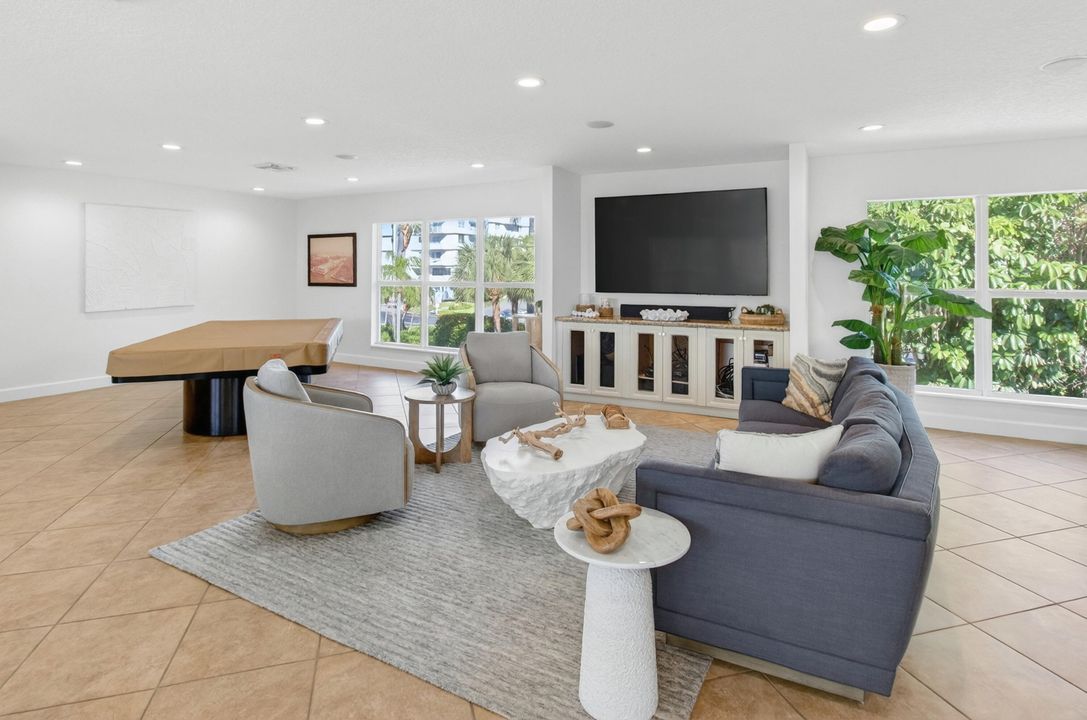 For Sale: $925,000 (3 beds, 2 baths, 1562 Square Feet)