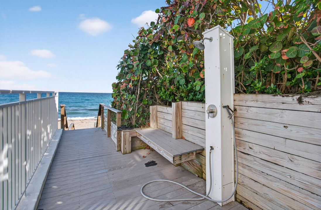 For Sale: $925,000 (3 beds, 2 baths, 1562 Square Feet)