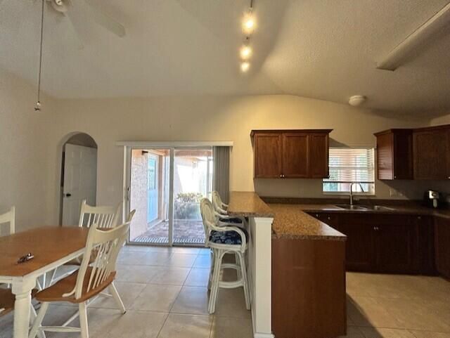 На продажу: $439,000 (3 спален, 2 ванн, 1315 Квадратных фут)