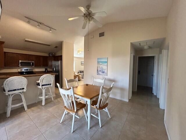 На продажу: $439,000 (3 спален, 2 ванн, 1315 Квадратных фут)