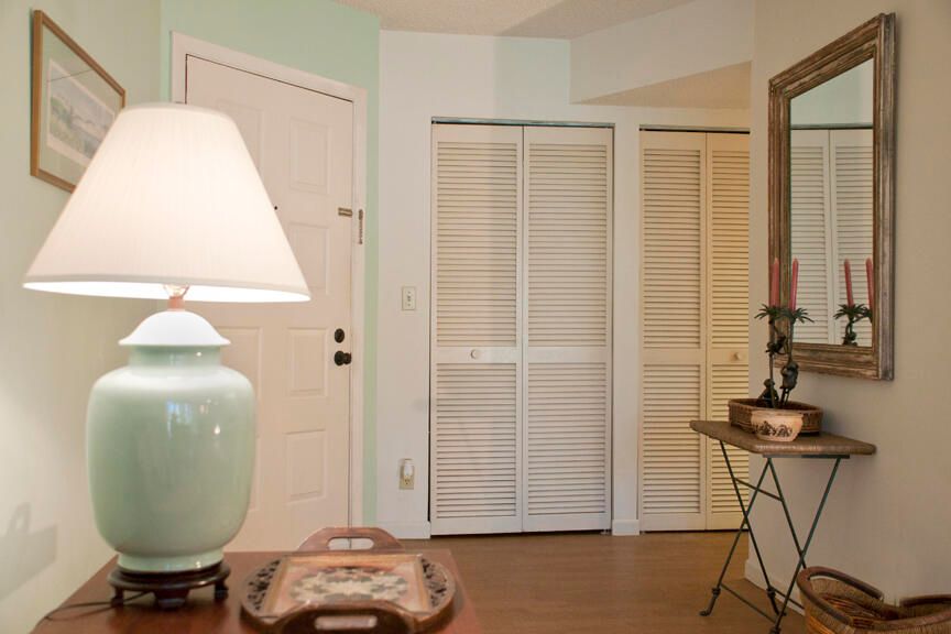 В аренду: $4,500 (1 спален, 1 ванн, 860 Квадратных фут)