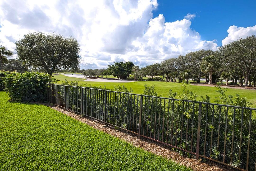 For Sale: $2,299,000 (5 beds, 5 baths, 4750 Square Feet)