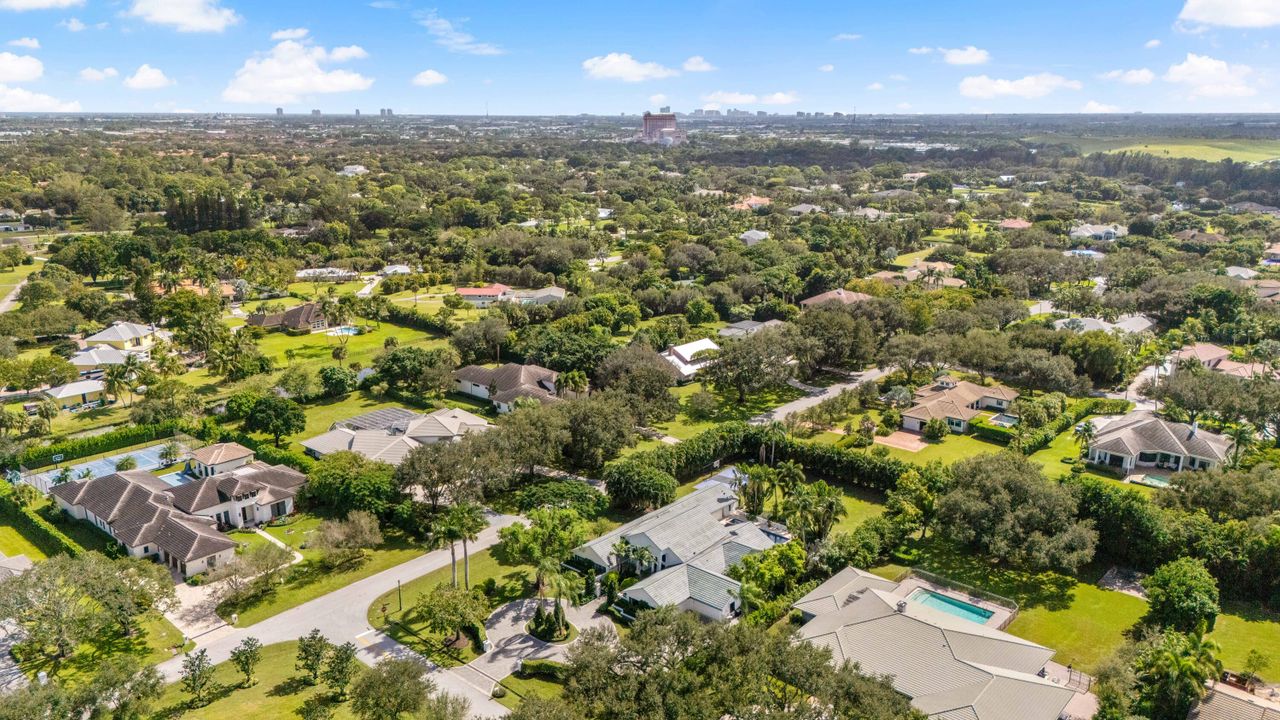 For Sale: $4,325,000 (4 beds, 6 baths, 5302 Square Feet)