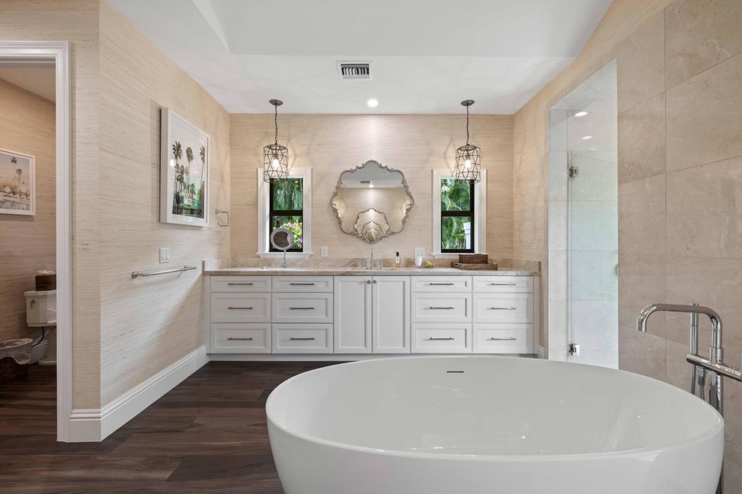 For Sale: $4,325,000 (4 beds, 6 baths, 5302 Square Feet)