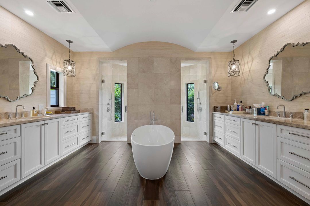 For Sale: $4,325,000 (4 beds, 6 baths, 5302 Square Feet)