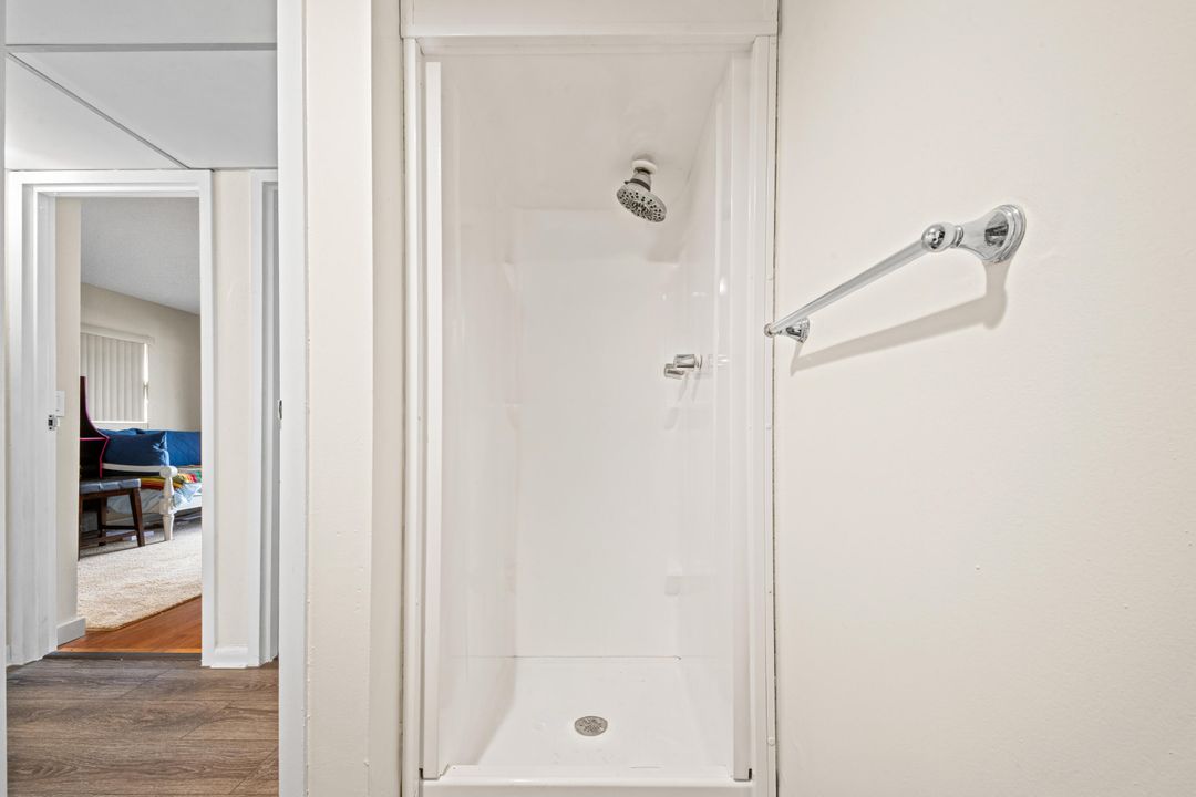 For Rent: $2,500 (2 beds, 2 baths, 880 Square Feet)