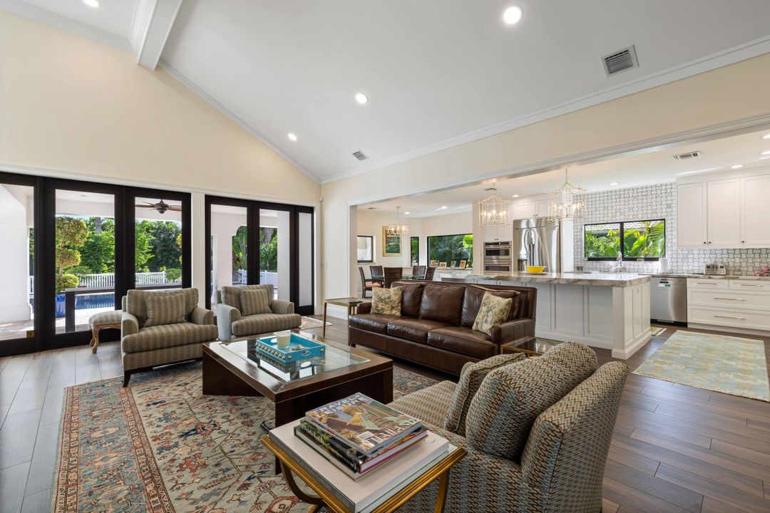 For Sale: $4,325,000 (4 beds, 6 baths, 5302 Square Feet)