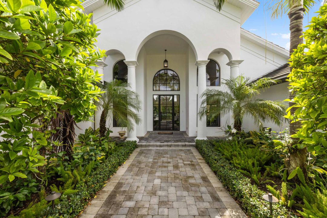 For Sale: $4,325,000 (4 beds, 6 baths, 5302 Square Feet)