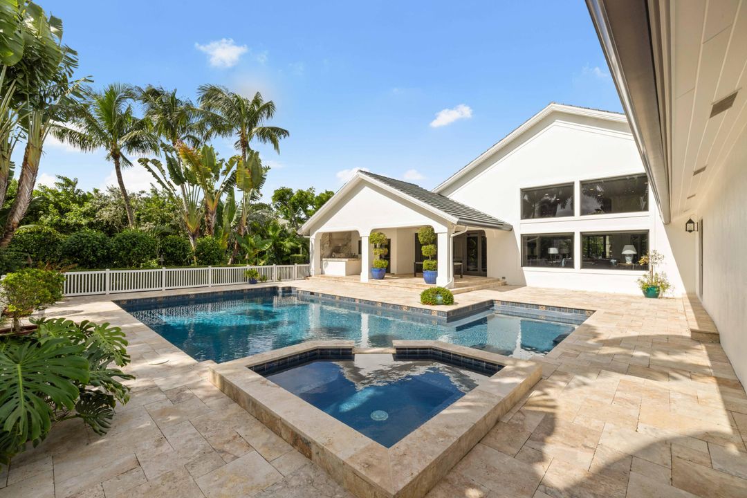 For Sale: $4,325,000 (4 beds, 6 baths, 5302 Square Feet)