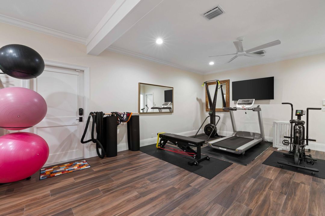 For Sale: $4,325,000 (4 beds, 6 baths, 5302 Square Feet)