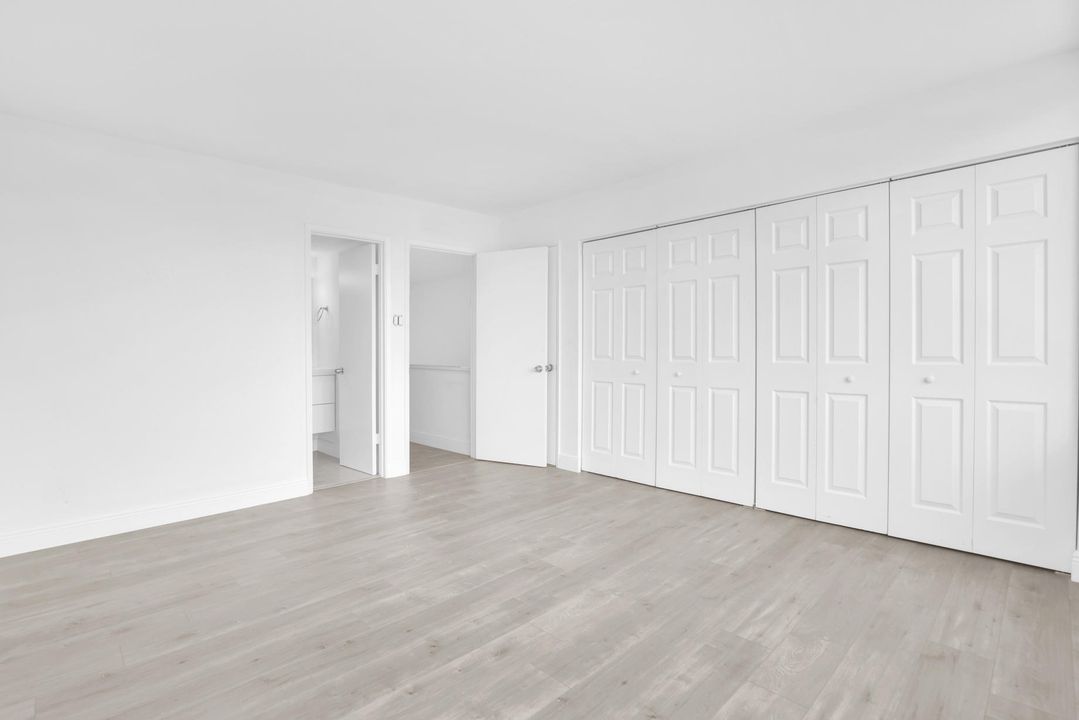 For Sale: $350,000 (2 beds, 2 baths, 1281 Square Feet)