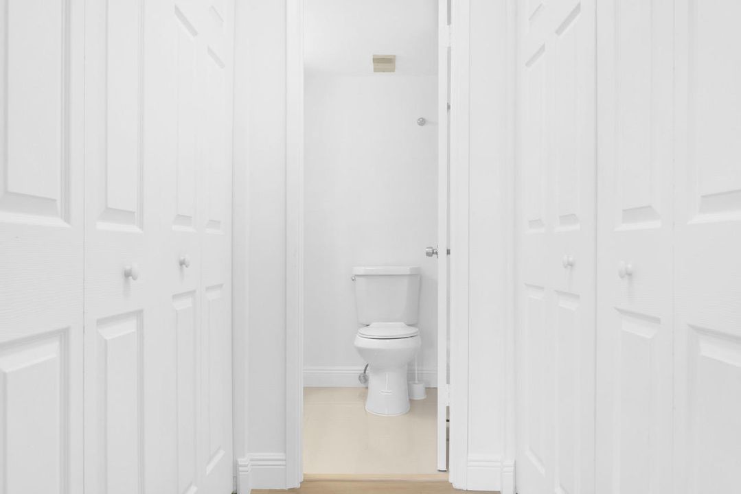 For Sale: $350,000 (2 beds, 2 baths, 1281 Square Feet)