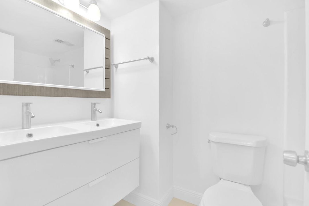 For Sale: $350,000 (2 beds, 2 baths, 1281 Square Feet)