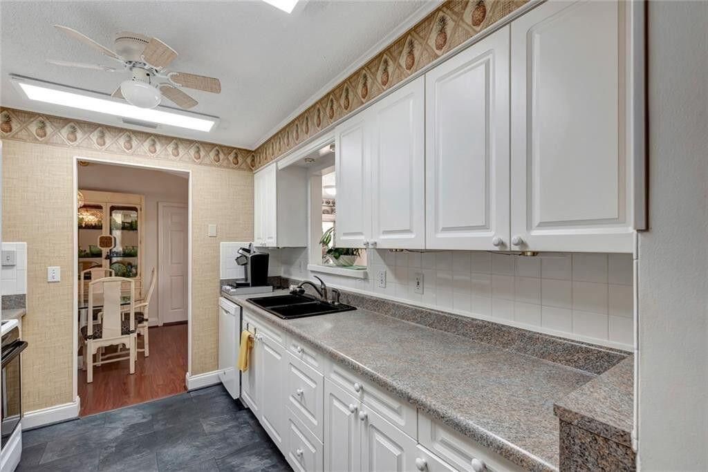 For Rent: $2,550 (3 beds, 2 baths, 1758 Square Feet)