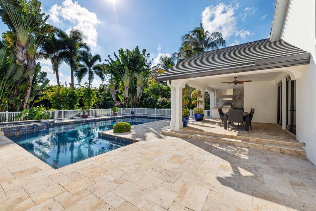 For Sale: $4,325,000 (4 beds, 6 baths, 5302 Square Feet)