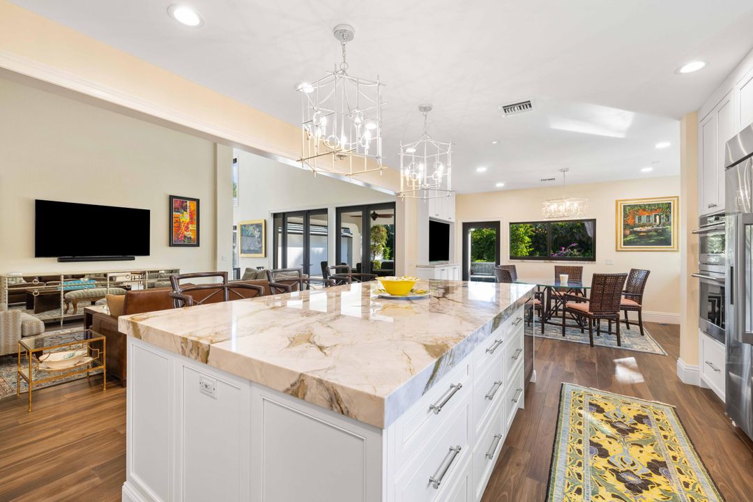 For Sale: $4,325,000 (4 beds, 6 baths, 5302 Square Feet)