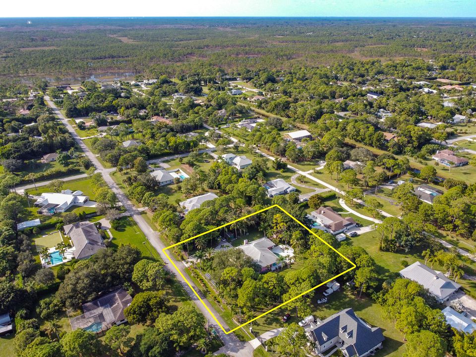 En Venta: $1,200,000 (3 camas, 2 baños, 2892 Pies cuadrados)