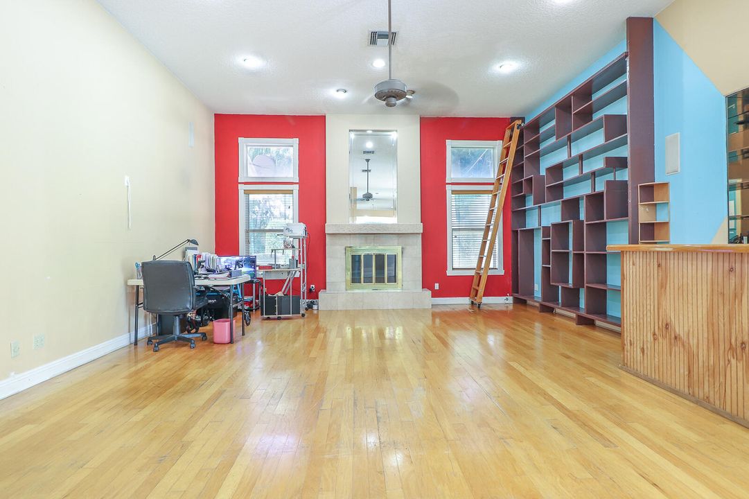 En Venta: $1,200,000 (3 camas, 2 baños, 2892 Pies cuadrados)