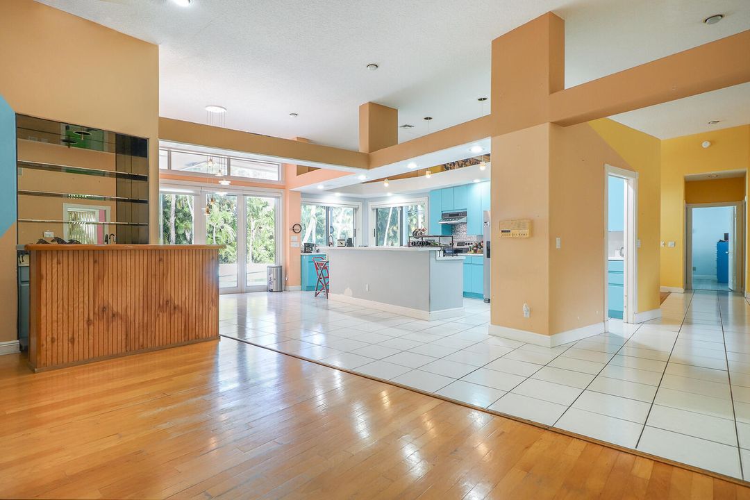 En Venta: $1,200,000 (3 camas, 2 baños, 2892 Pies cuadrados)