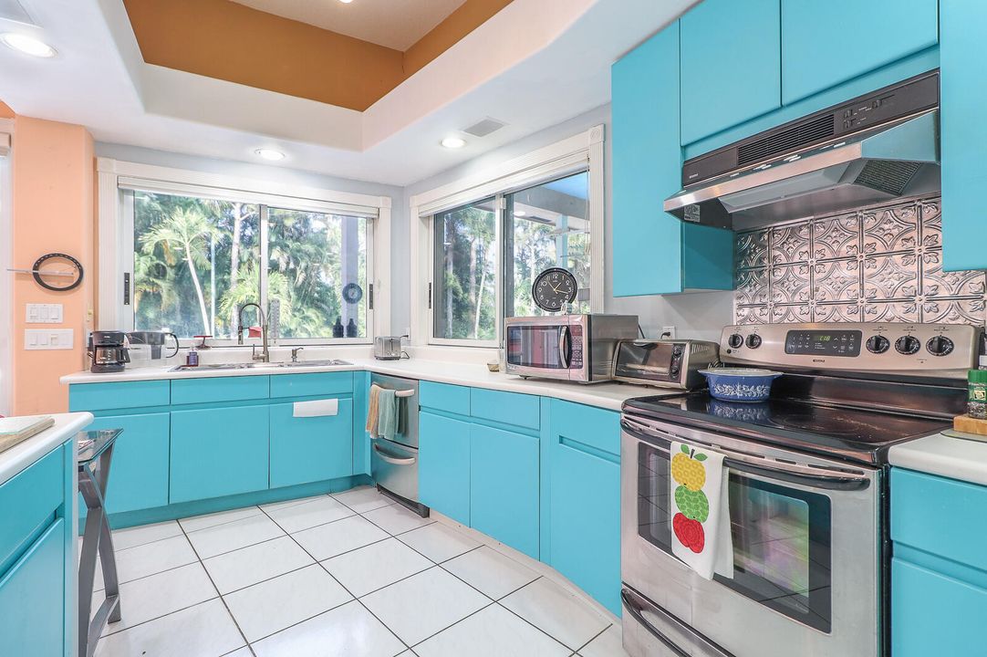 En Venta: $1,200,000 (3 camas, 2 baños, 2892 Pies cuadrados)