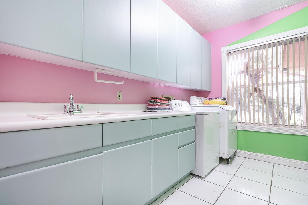 En Venta: $1,200,000 (3 camas, 2 baños, 2892 Pies cuadrados)