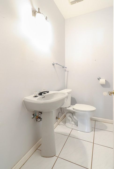 En Venta: $1,200,000 (3 camas, 2 baños, 2892 Pies cuadrados)