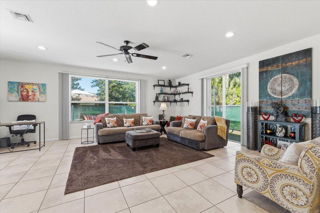 For Sale: $1,050,000 (4 beds, 3 baths, 2956 Square Feet)