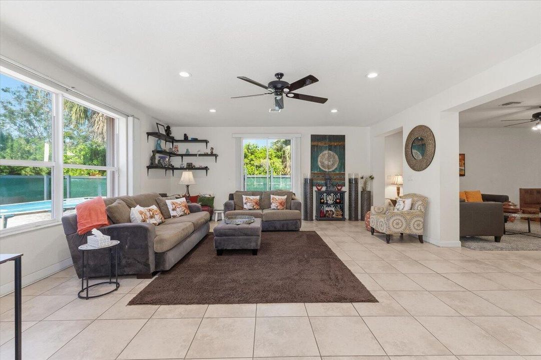 For Sale: $1,050,000 (4 beds, 3 baths, 2956 Square Feet)