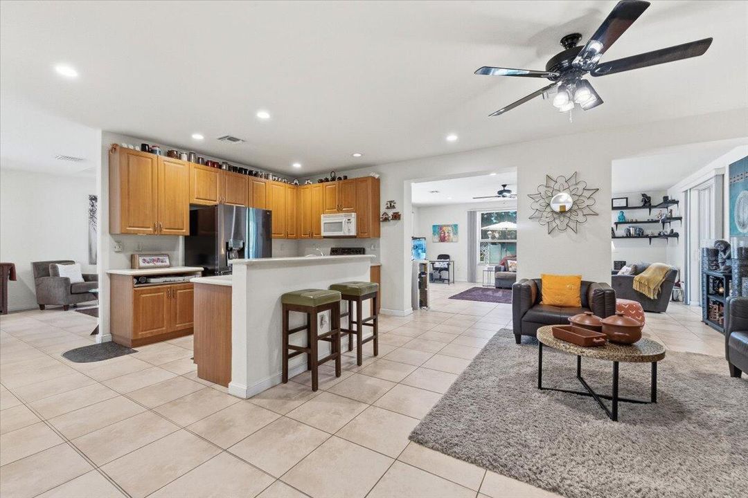 For Sale: $1,050,000 (4 beds, 3 baths, 2956 Square Feet)