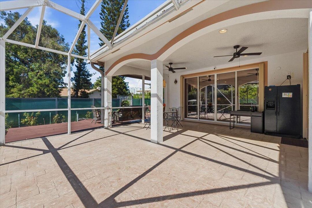 For Sale: $1,050,000 (4 beds, 3 baths, 2956 Square Feet)