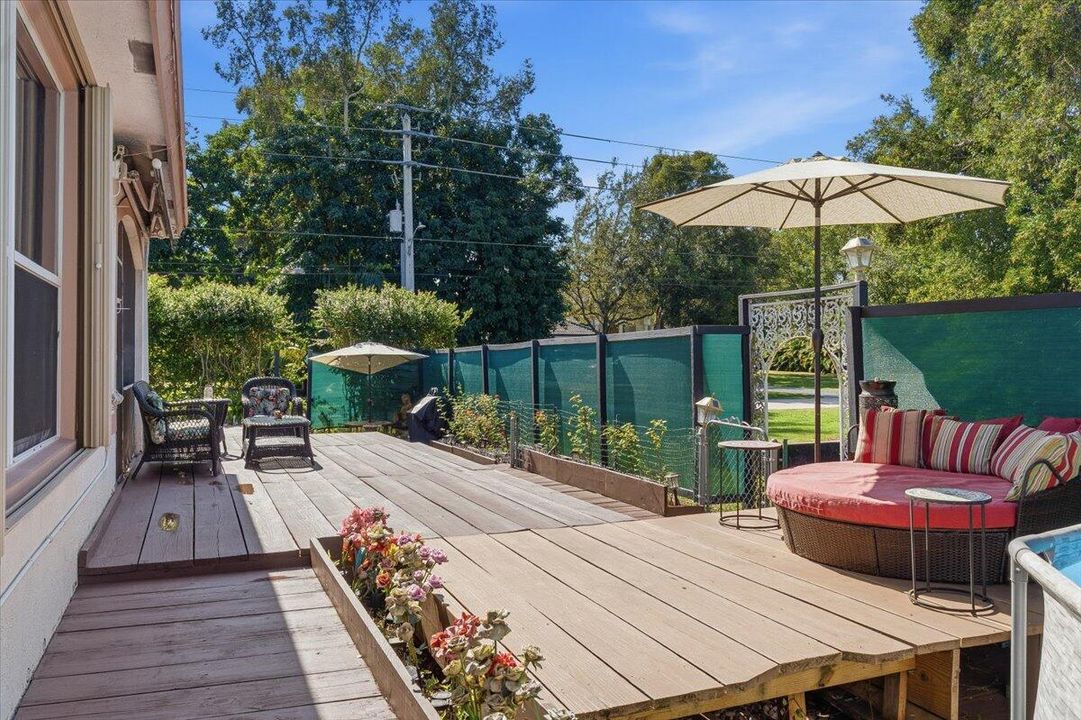 For Sale: $1,050,000 (4 beds, 3 baths, 2956 Square Feet)